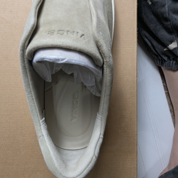 NWT Vince Lakewood Men's Fashion Sneakers Morning Haze Suede Slip On   9 In Box - Picture 9 of 9